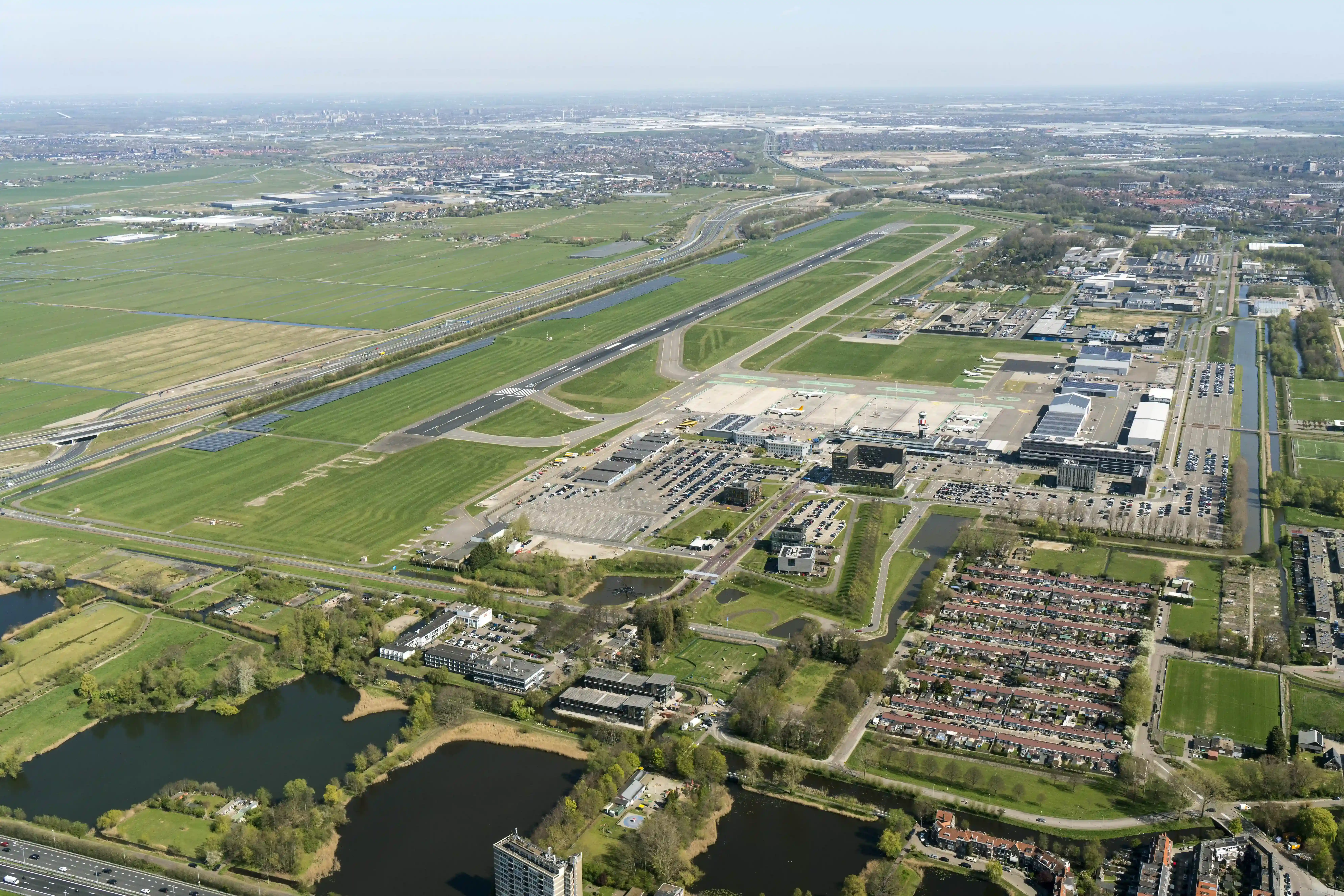 Afbeelding van de omgeving rondom luchthaven Rotterdam