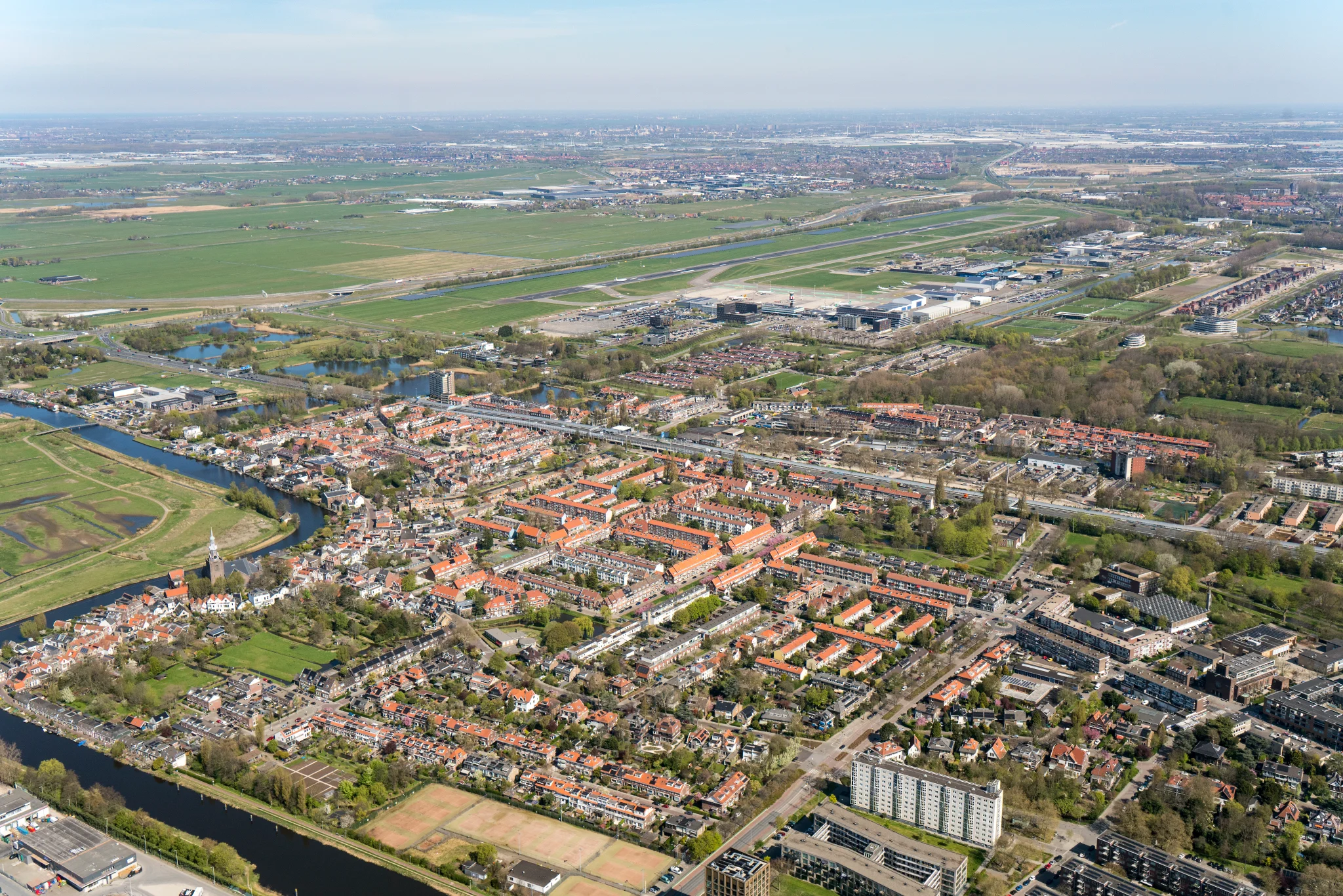 Afbeelding van de omgeving rondom luchthaven Rotterdam