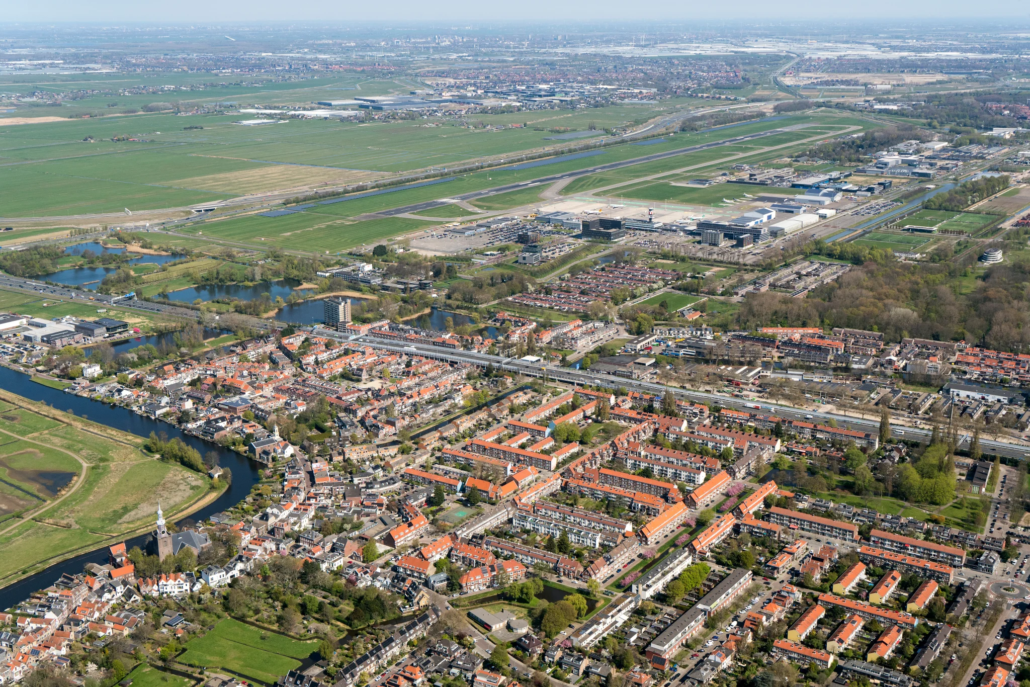Afbeelding van de omgeving rondom luchthaven Rotterdam