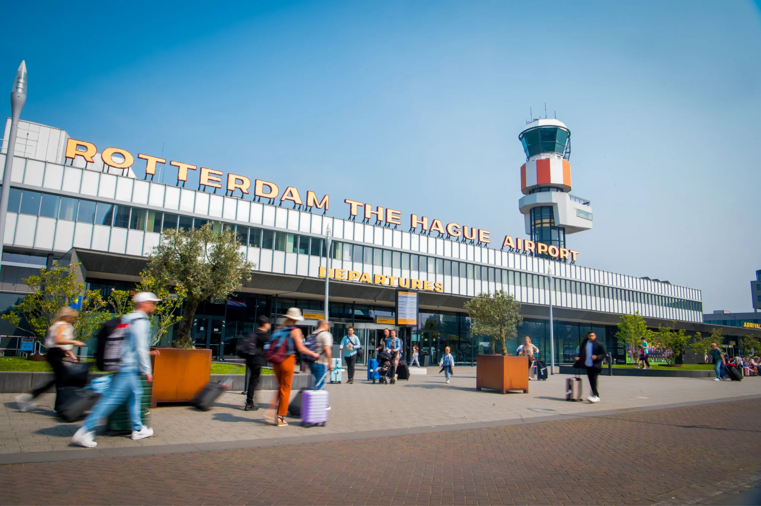 Voorterrein van luchthaven Rotterdam